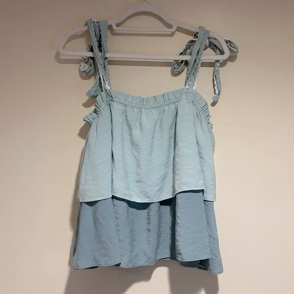 Free the Roses Sage Green Tiered Tank Top Sz Med